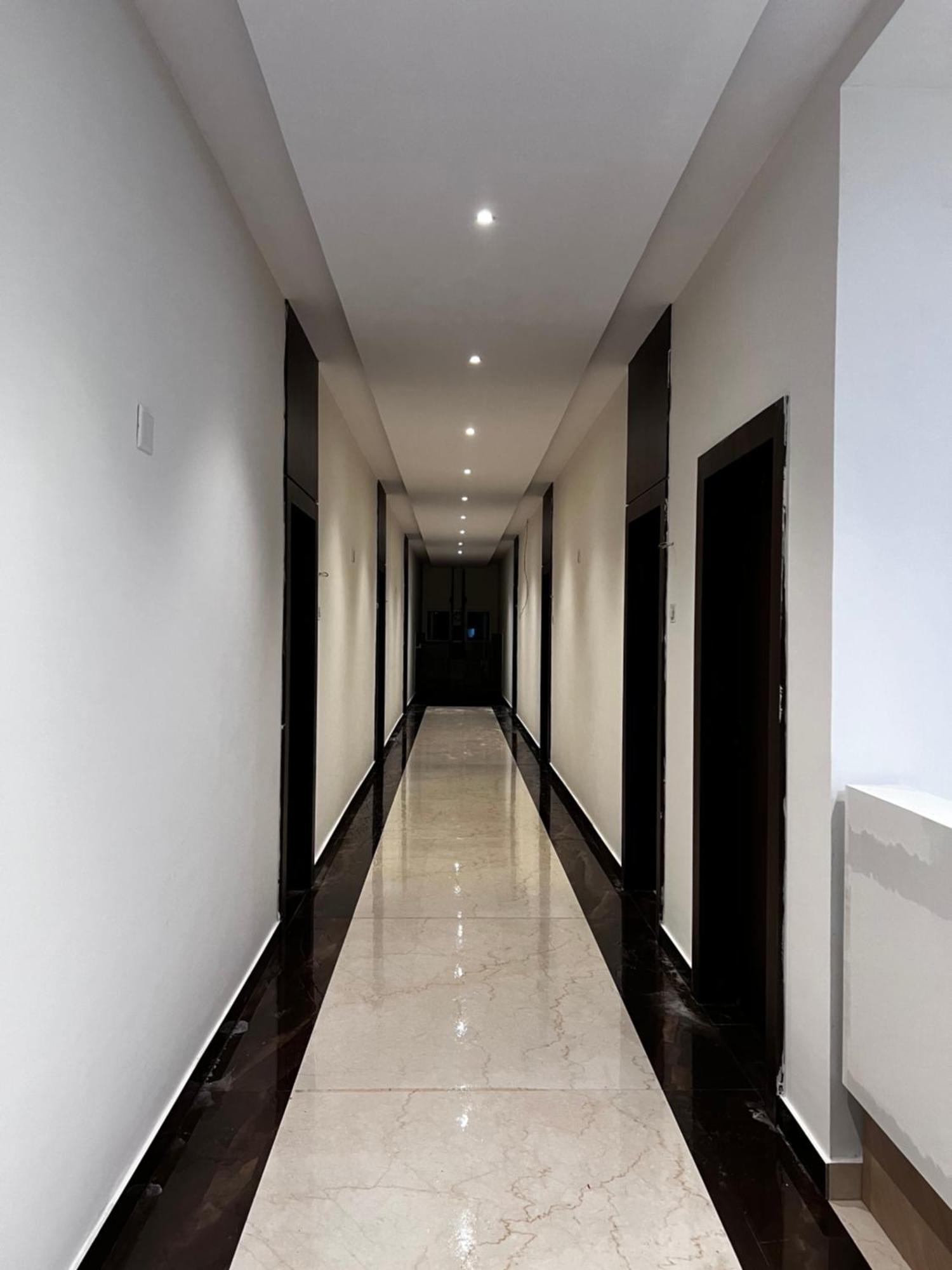 Hotel Sunshine Residency à Mancherāl Extérieur photo